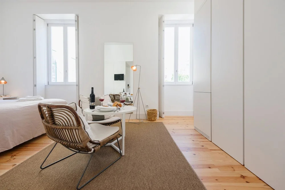 JOIVY Chic studio w/city view in Santa Catarina, 10mins from São Bento Palace