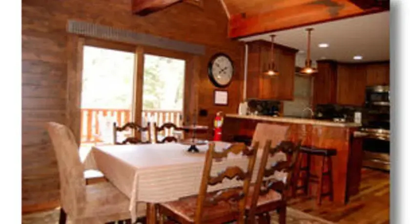 RedAwning Cabin #9 Boots Heaven