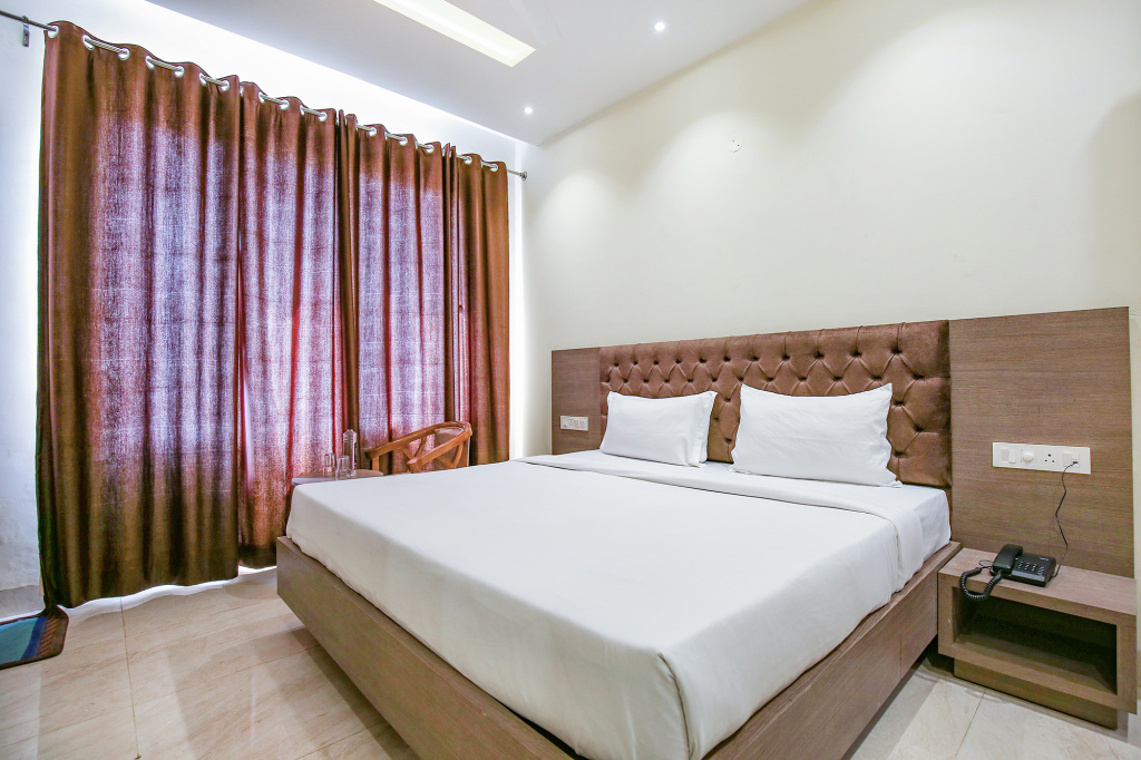 Fabhotel Melano