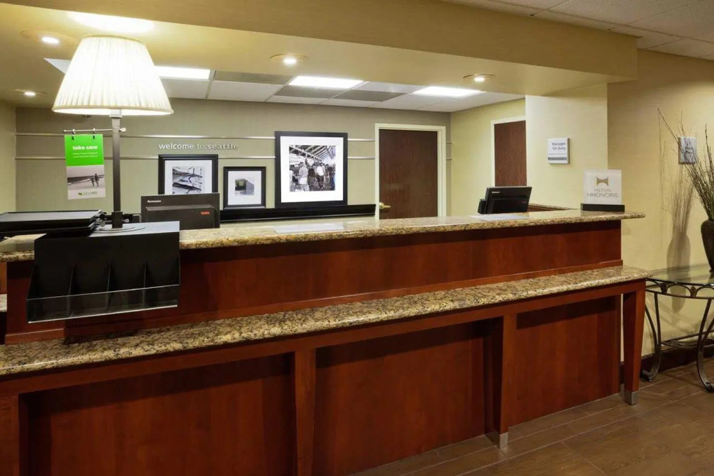 Hampton Inn Seattle Airport