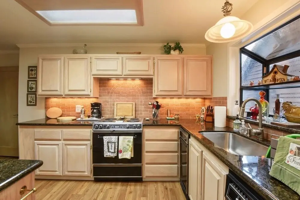 Villa Montagna Lodge 5 Bedroom Home by Redawning