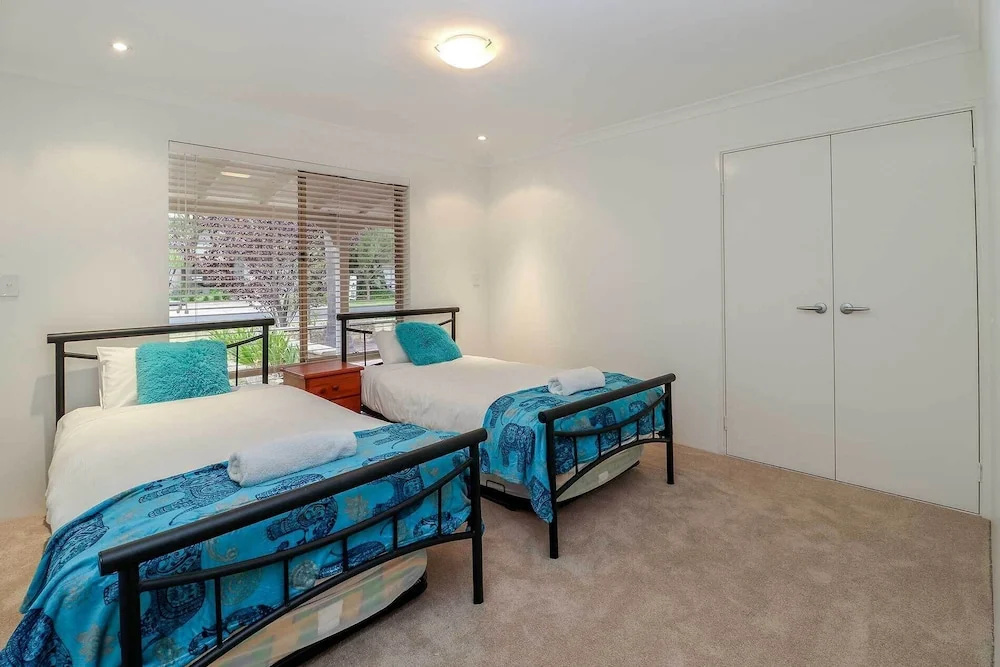 Seabreeze House