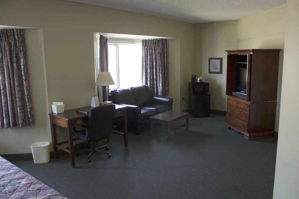 Comstock Inn & Conference Center