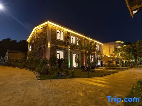 Huahua Coral Courtyard B&B (Weizhou Island Blue Bridge Branch)