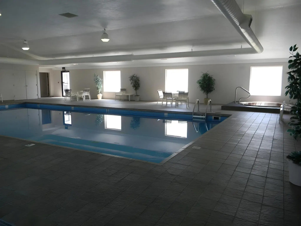 Boarders Inn & Suites by Cobblestone Hotels - Munising