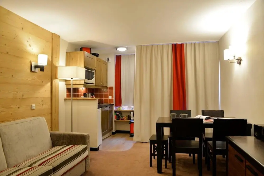 Belle Plagne Apartment on Slopes for 4 People of 28.50mâ² Qu438