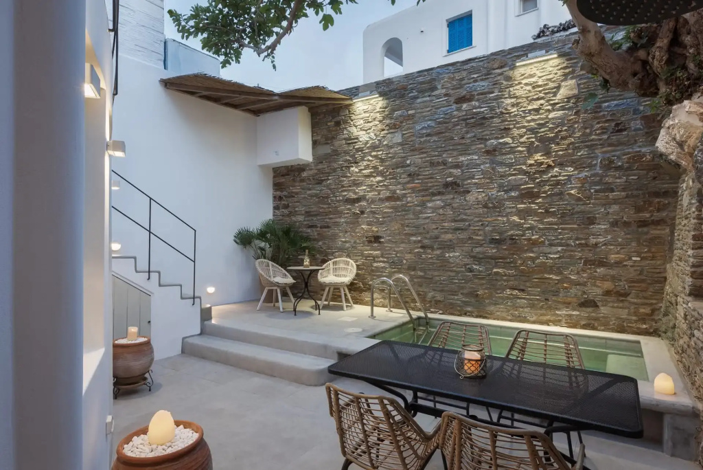 Porto Sereno Andros Suites