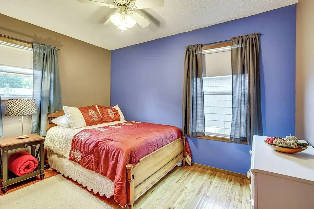 Walk to Parks & Greenway: Sioux Falls Getaway!
