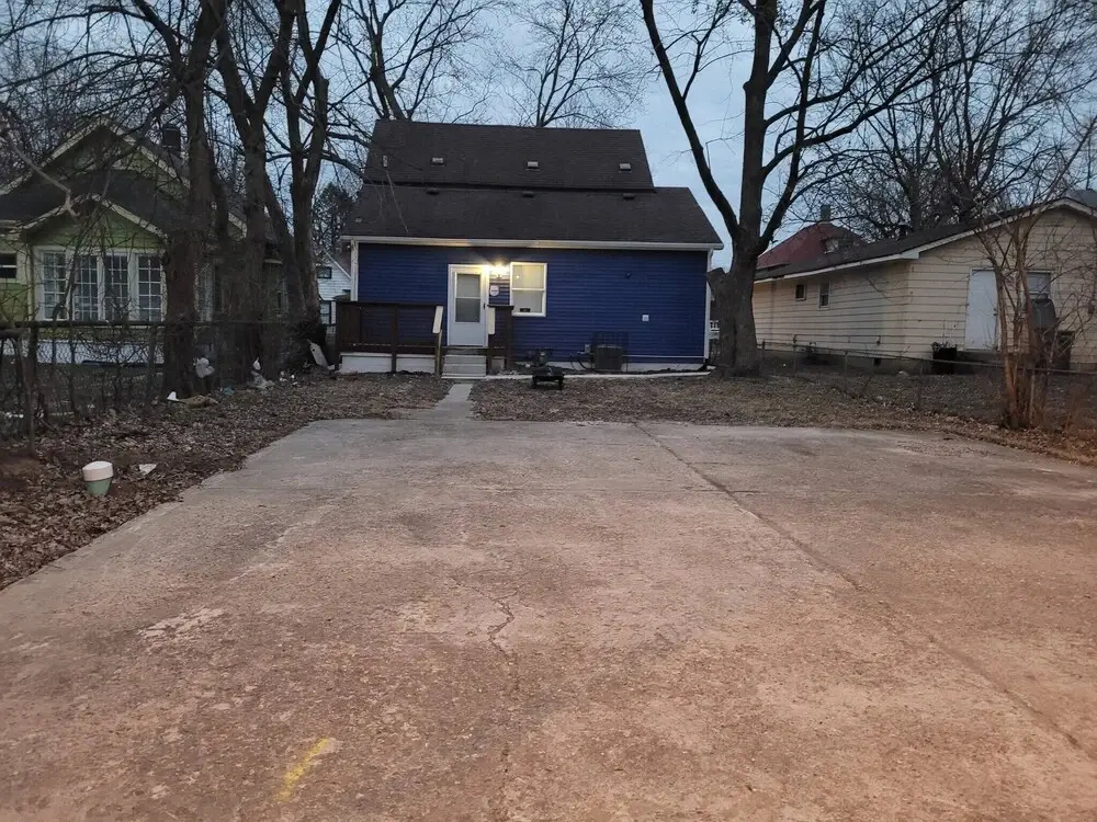 Charming 4 Bedroom House Nissan Sentra Available With Longer Stays