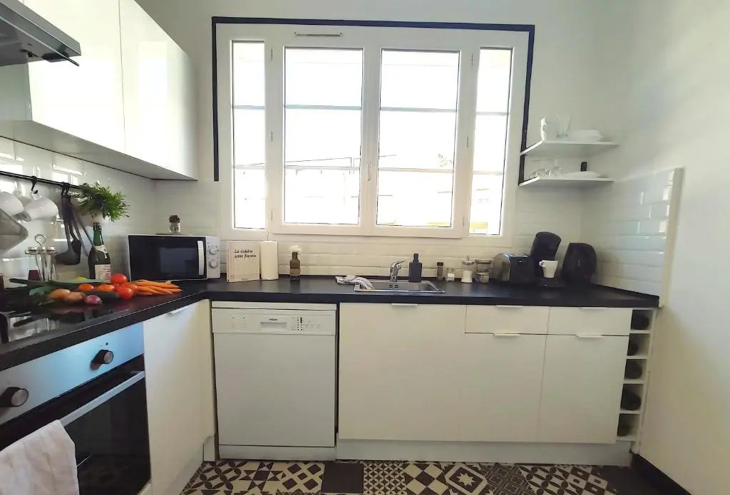 #LIndustrioChampetre Free Parking, Bien Situé, Spacieux, Proche Clinique
