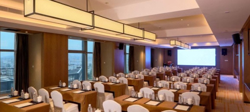 Maison New Century Hotel