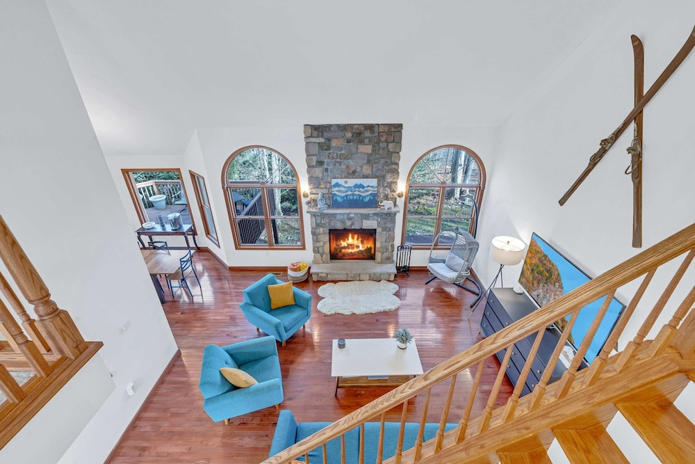 Spa Retreat With Hot Tub Sauna and Game Rooms