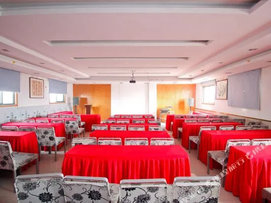 Fengcheng Hotel