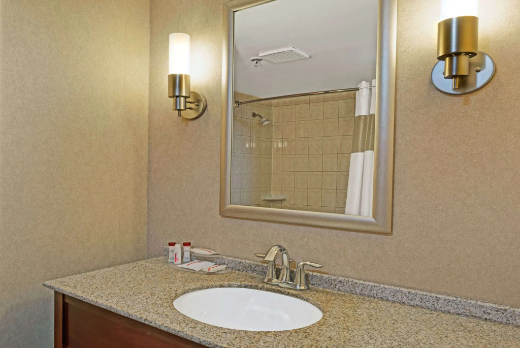 Ramada by Wyndham Niagara Falls/Fallsview