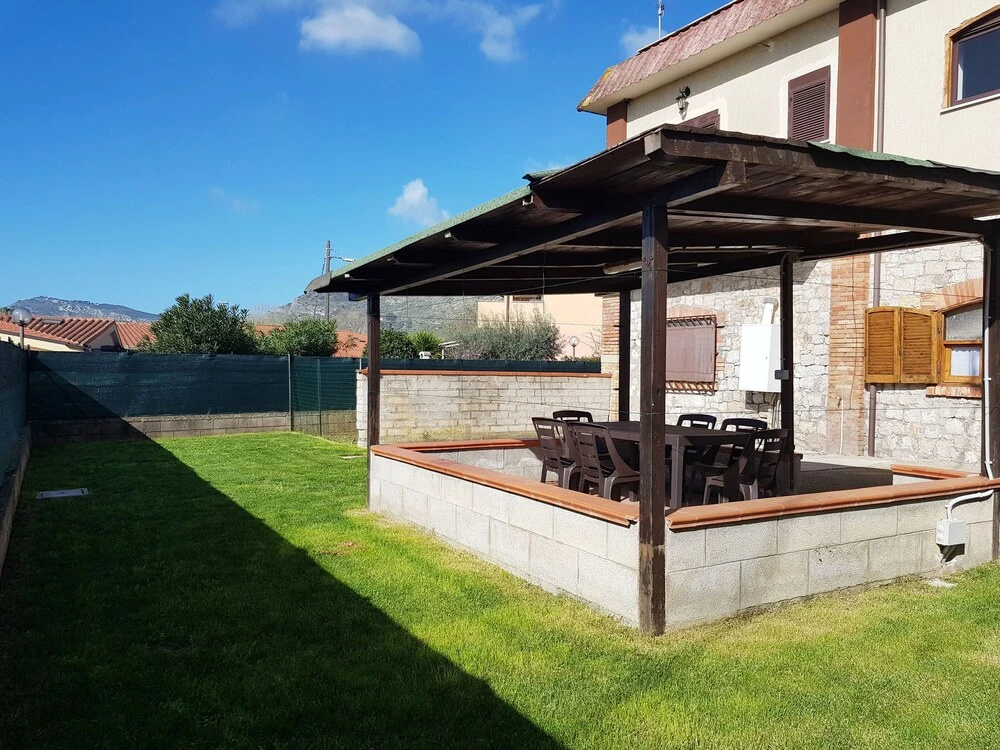 Cary-Villa 300mt dal mare