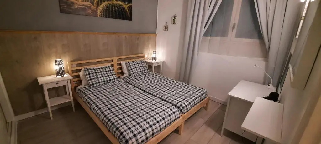 Lanzarote-Beach-Apartment, Las Cucharas Beach, Costa Teguise -- 1 MINUTE WALK FROM MAIN SQUARE, 35 METERS FROM BEACH