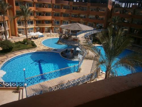 Oasis Resort & Apartment
