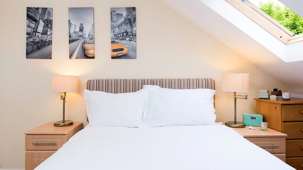 Spacious, Comfortable 2BR Fulham Maisonette