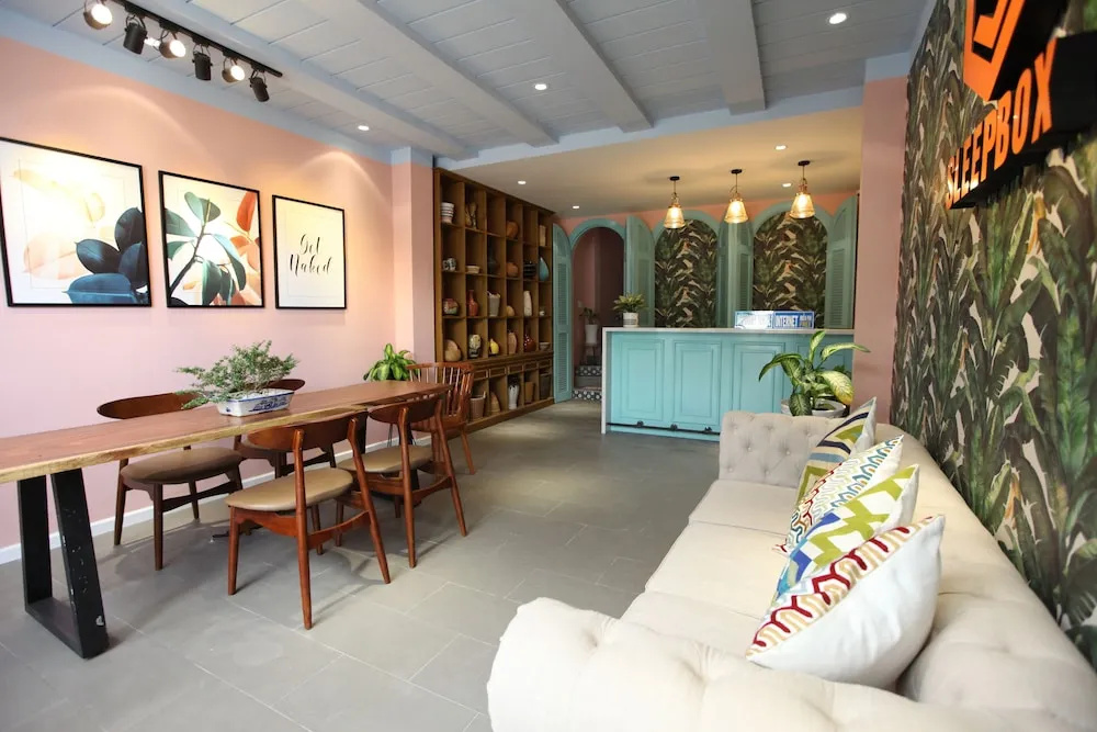 Sleep Box Hostel Phú Quốc