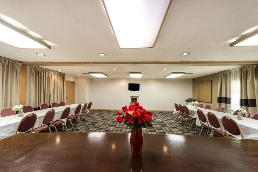 Quality Inn & Suites Portage Central