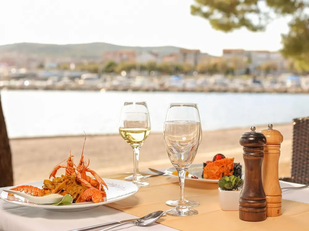 Apartment with Sea View And Ac, 12 Km From Sibenik