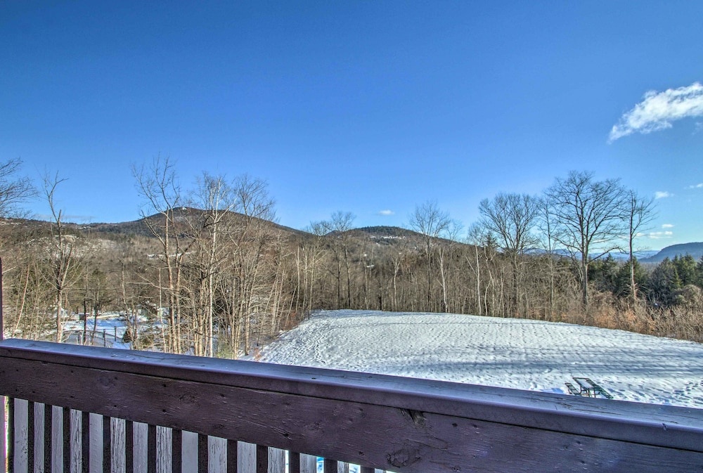 Ski Condo w/ Pool, Close to Story Land & Attitash!