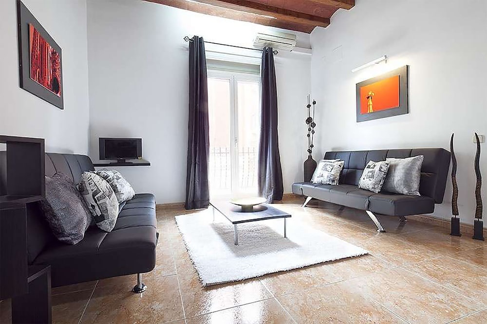 Bhm1-050 Chic And Spacious Apartment