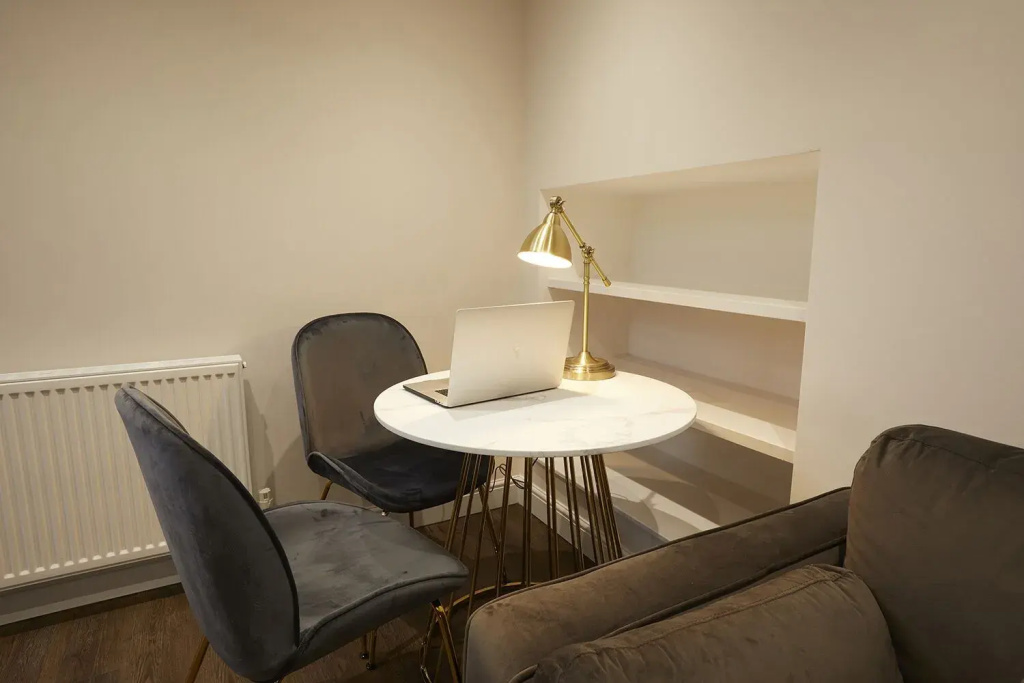 Three Cranes Serviced Apartments