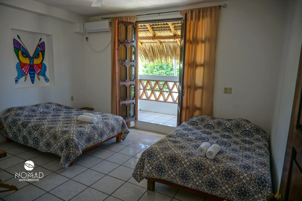 Nomad Beach House - Hostel