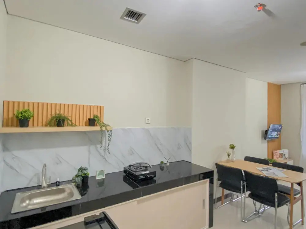 Basic Style And Homey 2Br At Apartment Nifarro Park