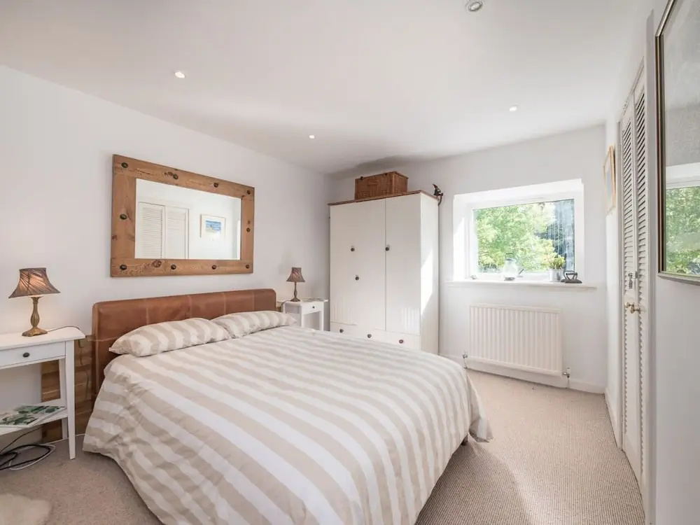 1 Bedroom Apartment by the Water of Leith