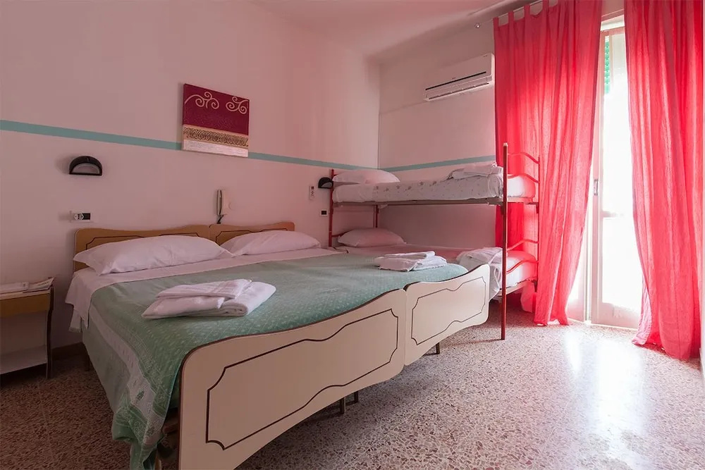 Hotel Mora