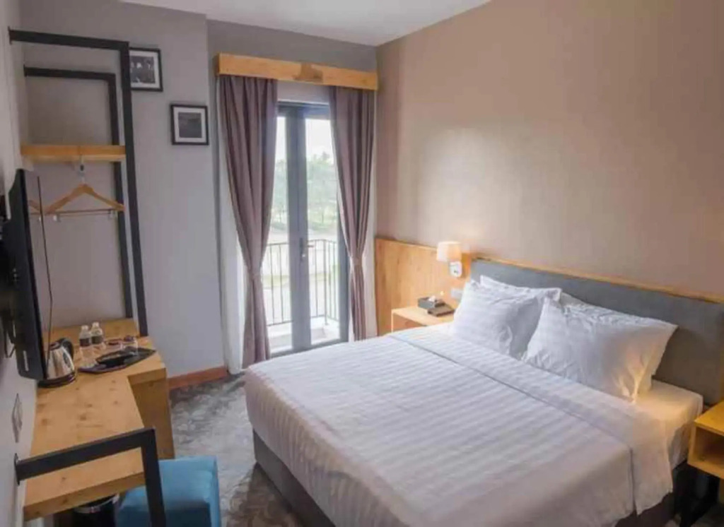 Redpine Boutique Hotel