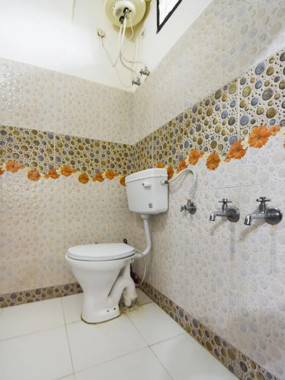 OYO 13347 Home Studios Kasauli