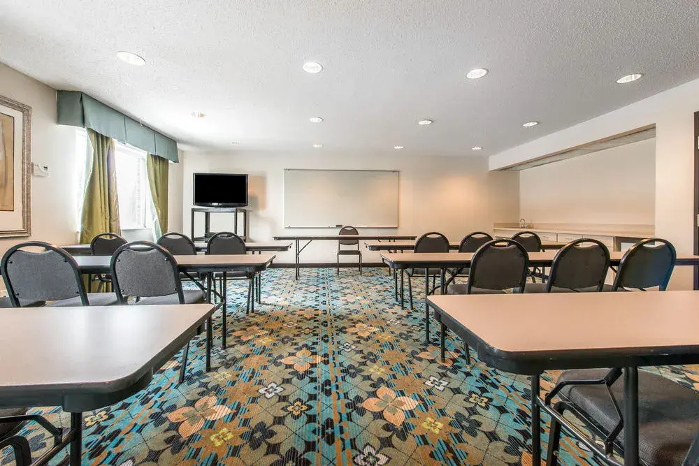 Baymont Inn & Suites Weirton