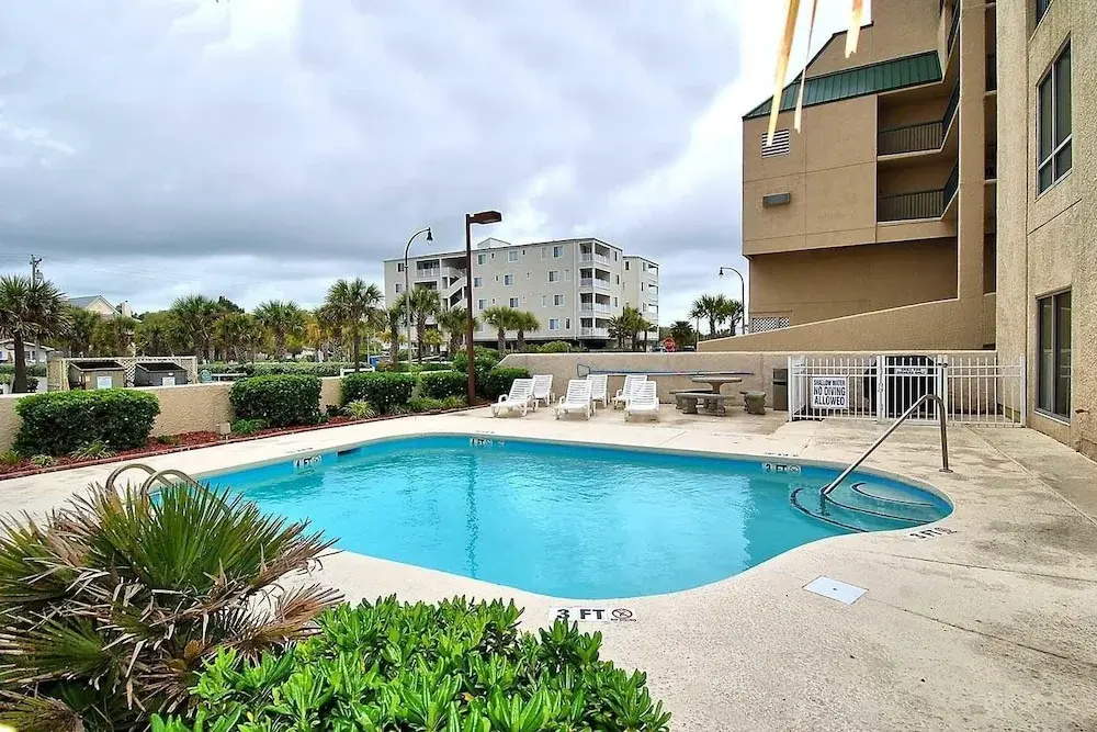 Emerald Cove Ii 4b 3 Bedroom Condo by RedAwning, North Myrtle Beach