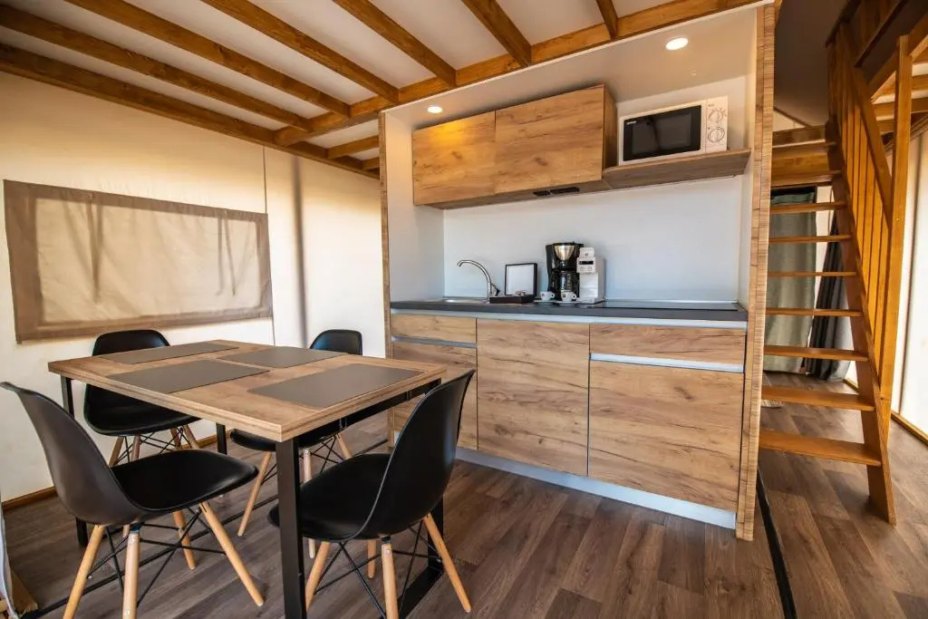 Arena One 99 Glamping