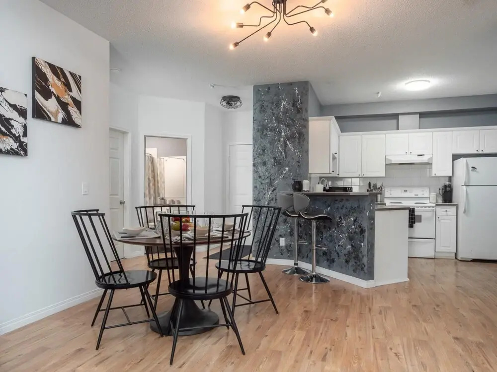 Fun and Colourful Condo w Foosball Parking Coffee