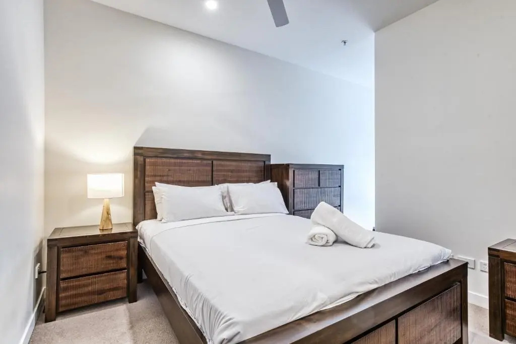Chic Inner City Position 2 bedroom apartment with Parking By Serain Residences