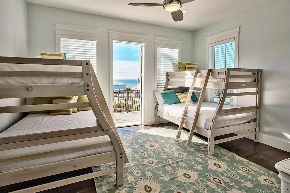 Looking Glass 5 Bedroom Holiday Home by Five Star Properties
