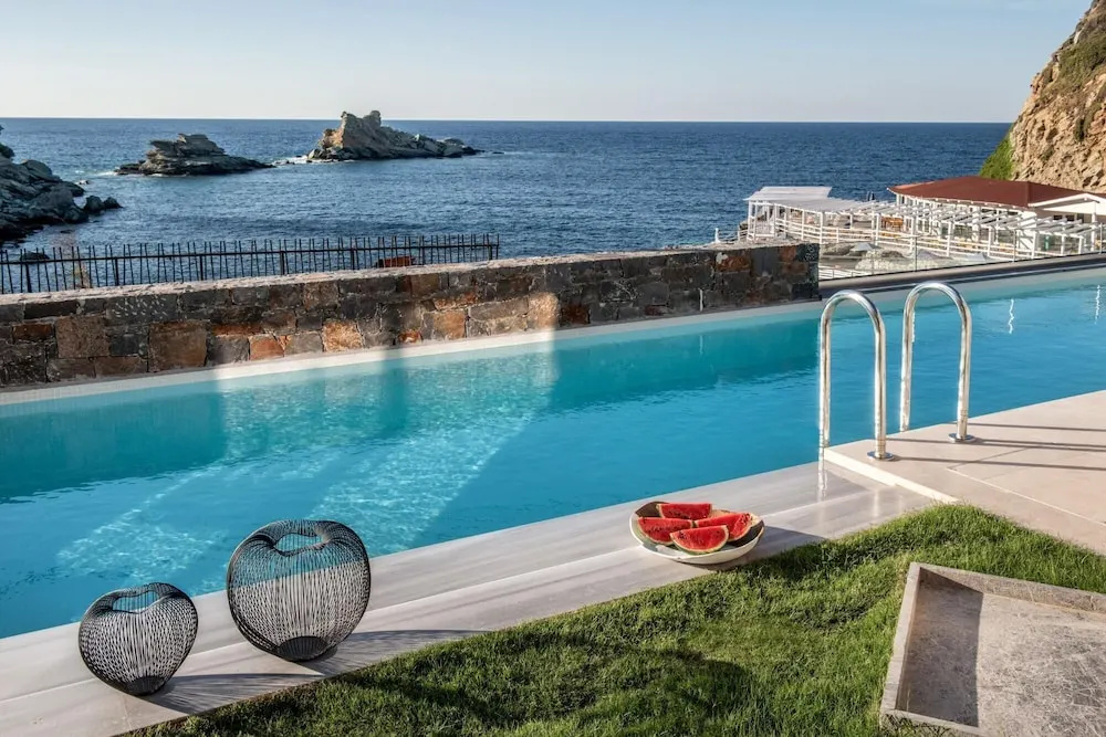 Made By The Sea Villas 8 BDRM