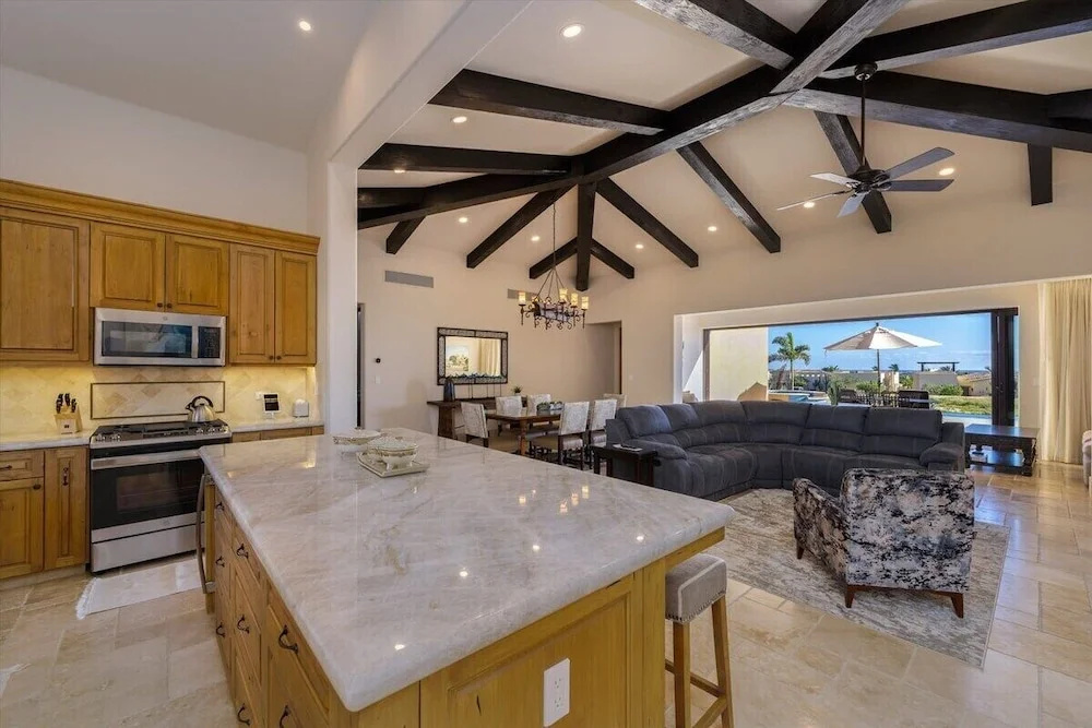 4BD Diamante: Private Pool w/ a Huge Balcony
