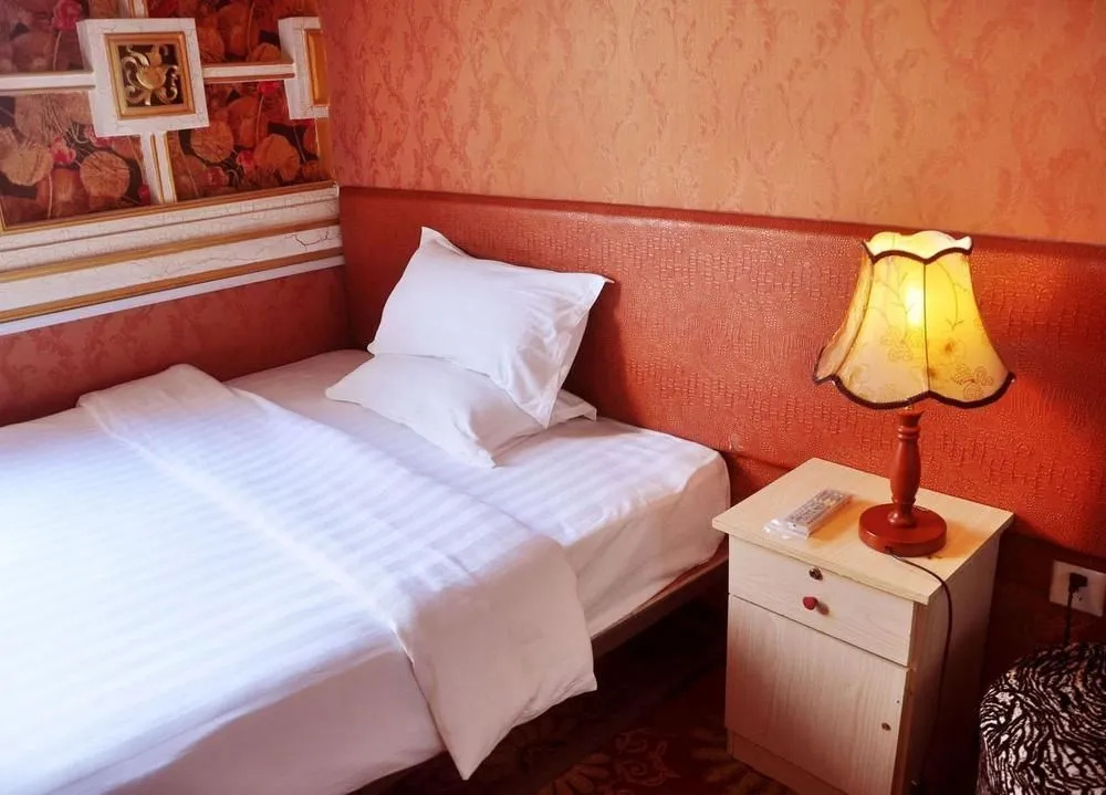 Qingdao Zhenningqiao Business Hotel