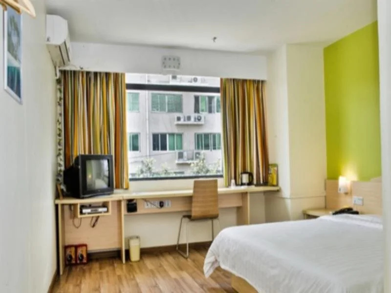 7 Days Inn Guangzhou Zengcheng Gualv Square Branch