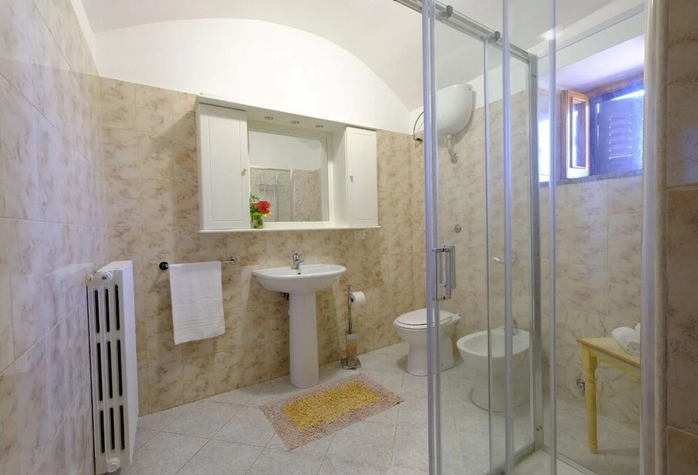 Tenuta con due abitazioni indipendenti