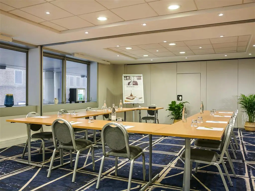 Residence Mercure Paris La Defense Grande Arche
