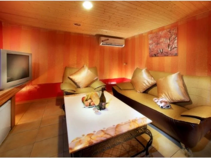 Honeymoon Hotel