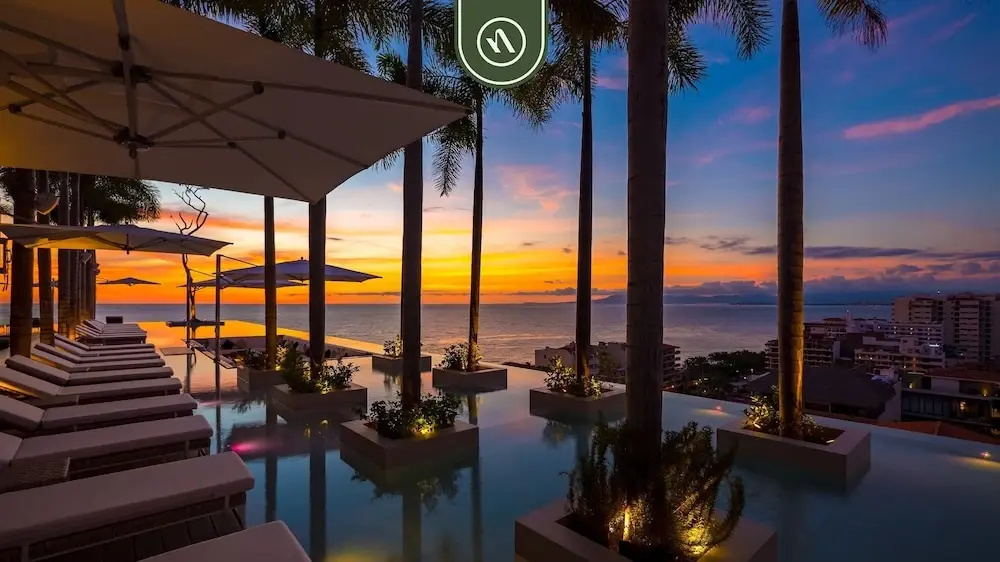 Amazing 1 BR Condo With Rooftop Pool - Gym - King