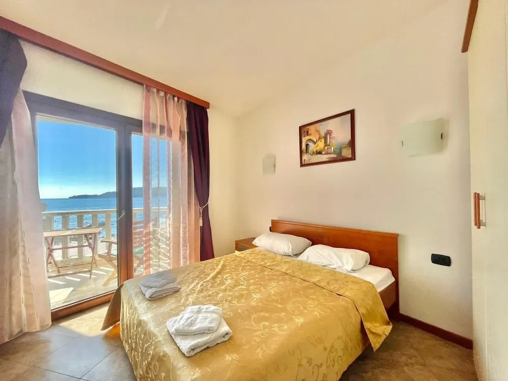 Sea view Apartments Rafailovici