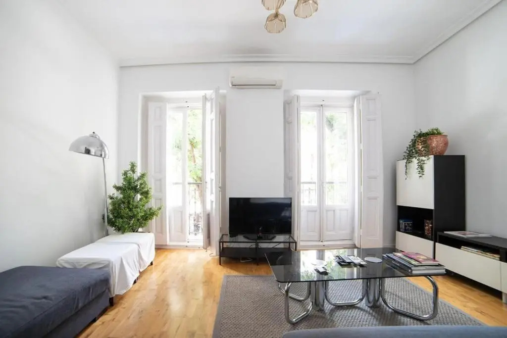 Bright apartment in Historical City Center